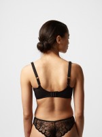 Σουτιέν Chantelle χωρίς ενίσχυση. Σουτιέν Chantelle χωρίς ενίσχυση.