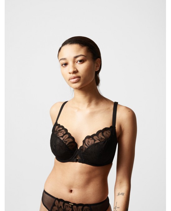 Σουτιέν Chantelle χωρίς ενίσχυση. Σουτιέν Chantelle χωρίς ενίσχυση.